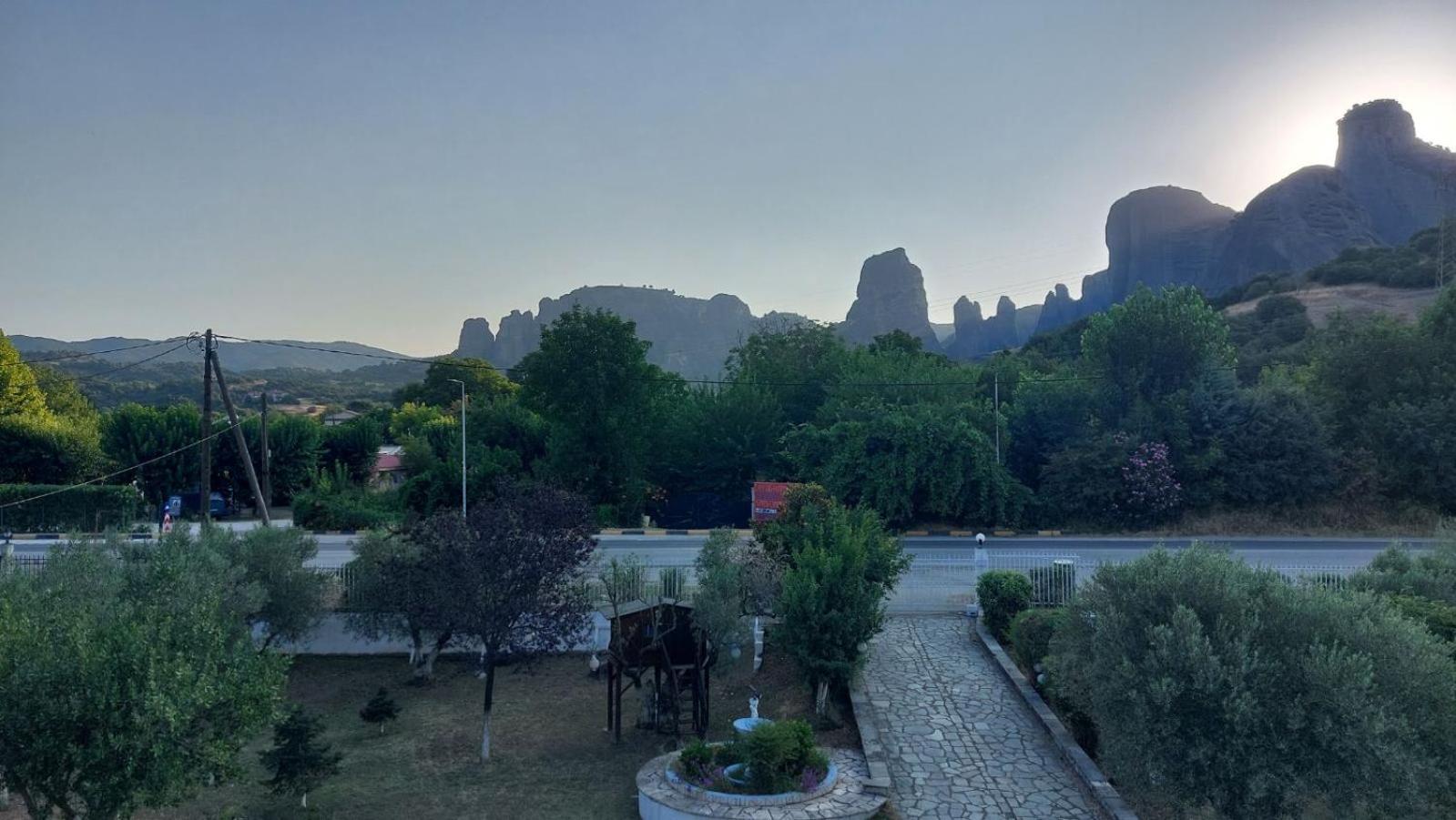 Hostal Pomegranate Tree House - Meteora Kalambaka Exterior foto